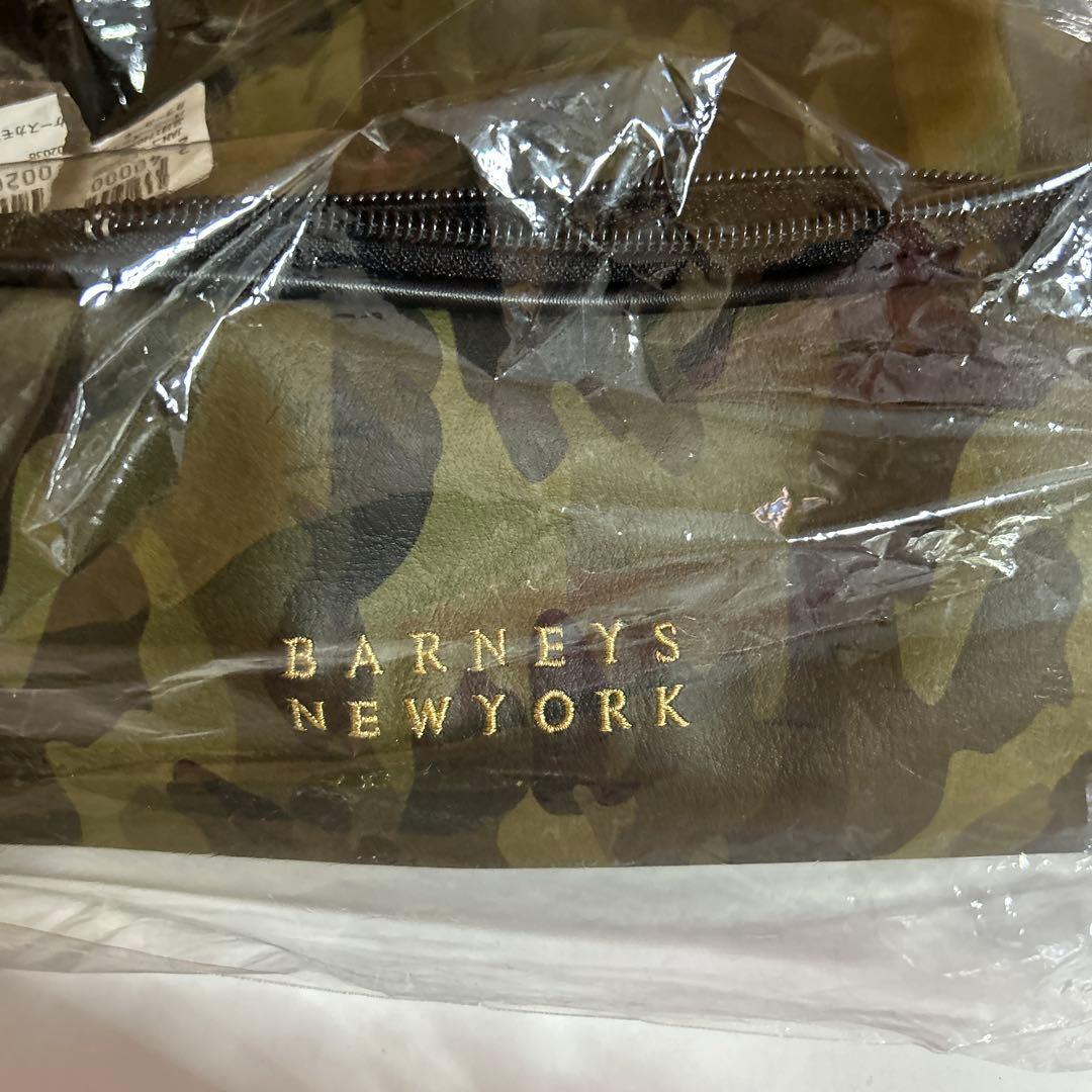 新品バーニーズニューヨーク　迷彩カモフラ　ゴルフシューズケース　カーキカラー