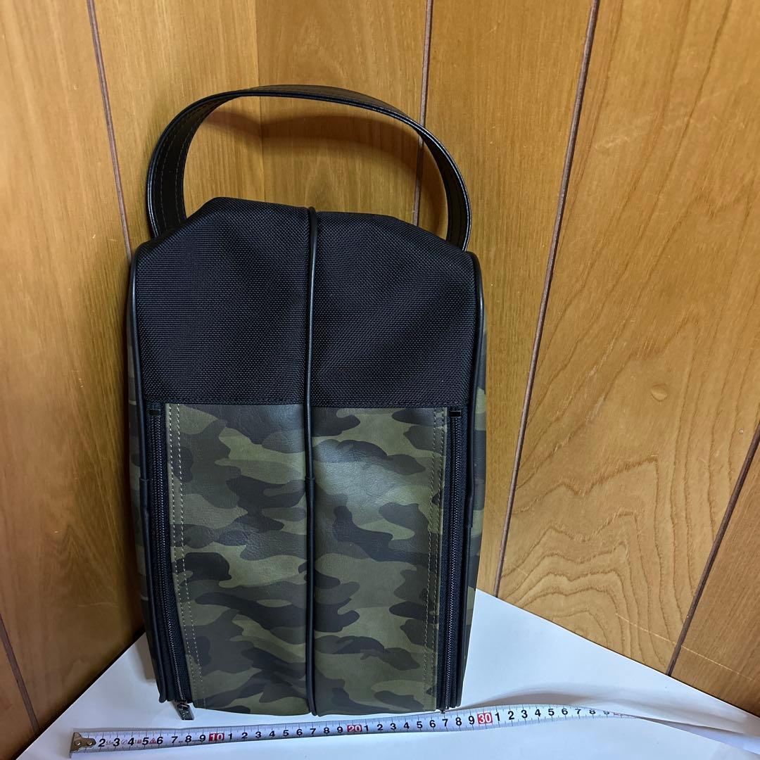 新品バーニーズニューヨーク　迷彩カモフラ　ゴルフシューズケース　カーキカラー