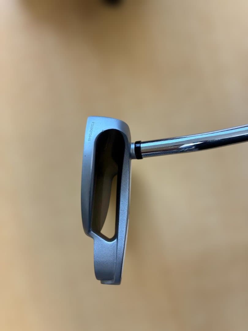 Odyssey White Hot OG 2-Ball パター