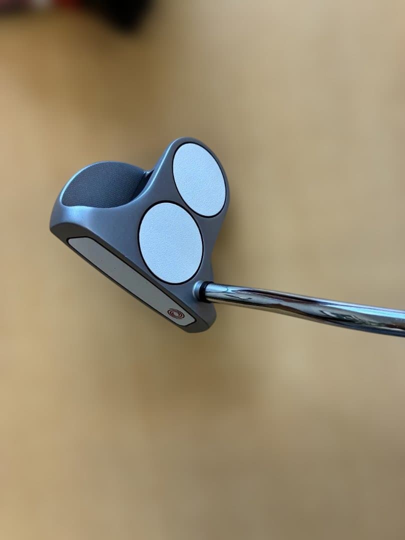 Odyssey White Hot OG 2-Ball パター