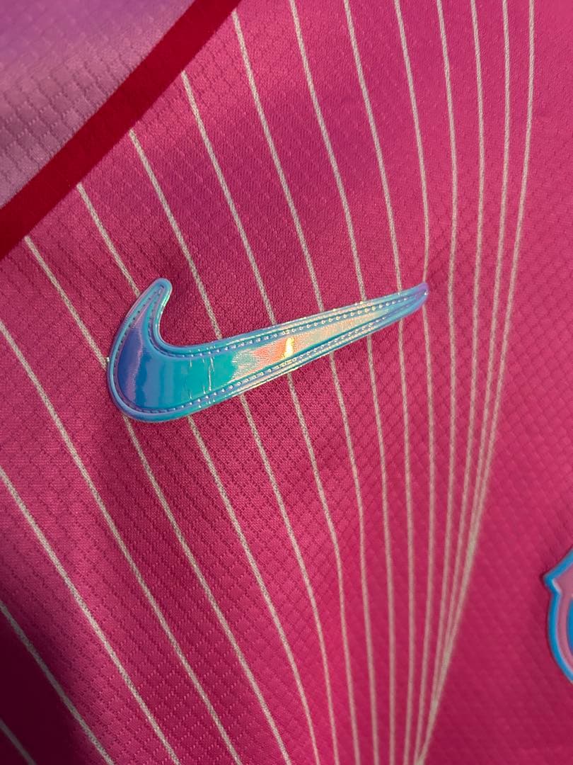 FC Barcelona Nike ピンクシャツ