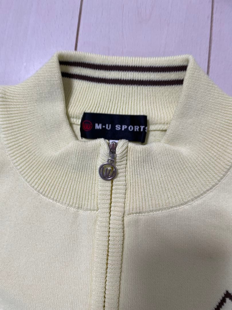 2601-04 M-U SPORTS イエロー　ゴルフ　ベスト