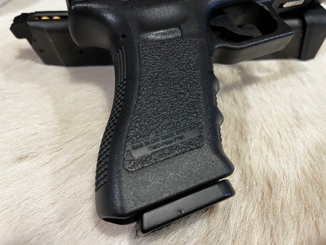 東京マルイグロッグG18C ガスブローバック マガジン2本 ハードケース付き