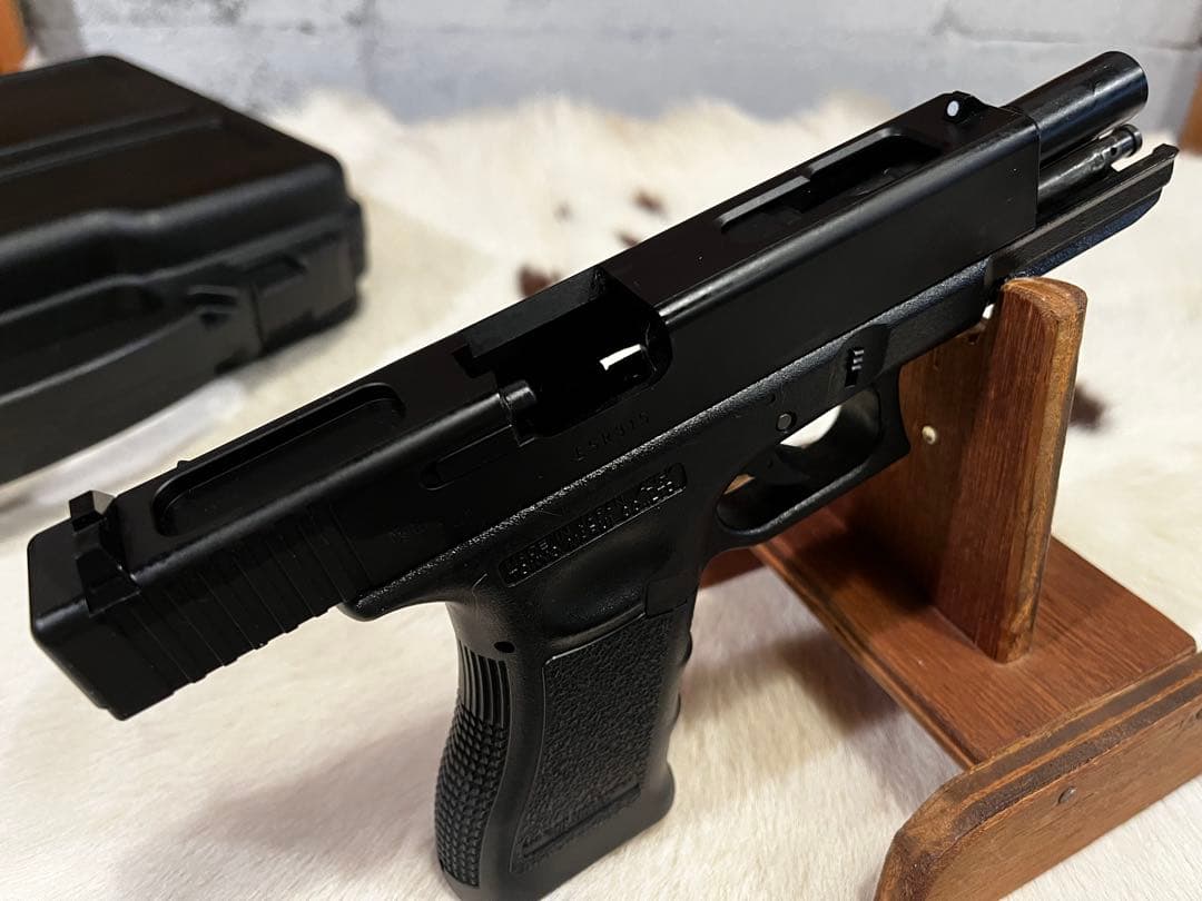 東京マルイグロッグG18C ガスブローバック マガジン2本 ハードケース付き