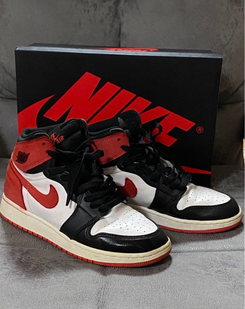 Nike Air Jordan 1 赤黒白 シューズ