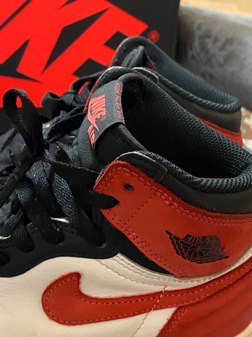 Nike Air Jordan 1 赤黒白 シューズ