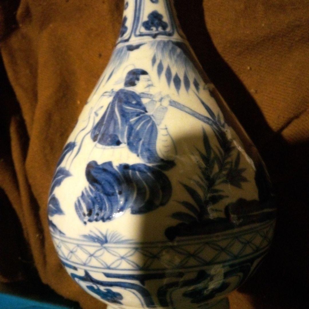 中国陶磁器　元染付け　青白磁の人物画花瓶