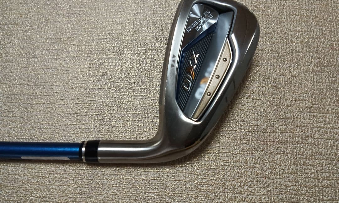 ゼクシオ１３　７番アイアン　MP１３００ーＲ