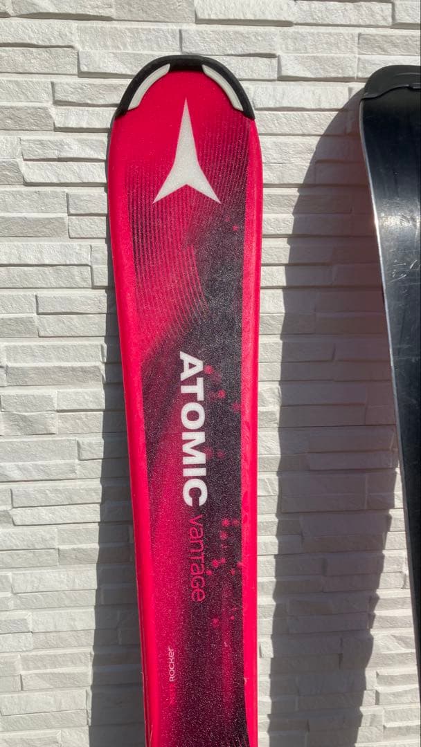 ATOMIC ピンク スキー板とスキーポールセット