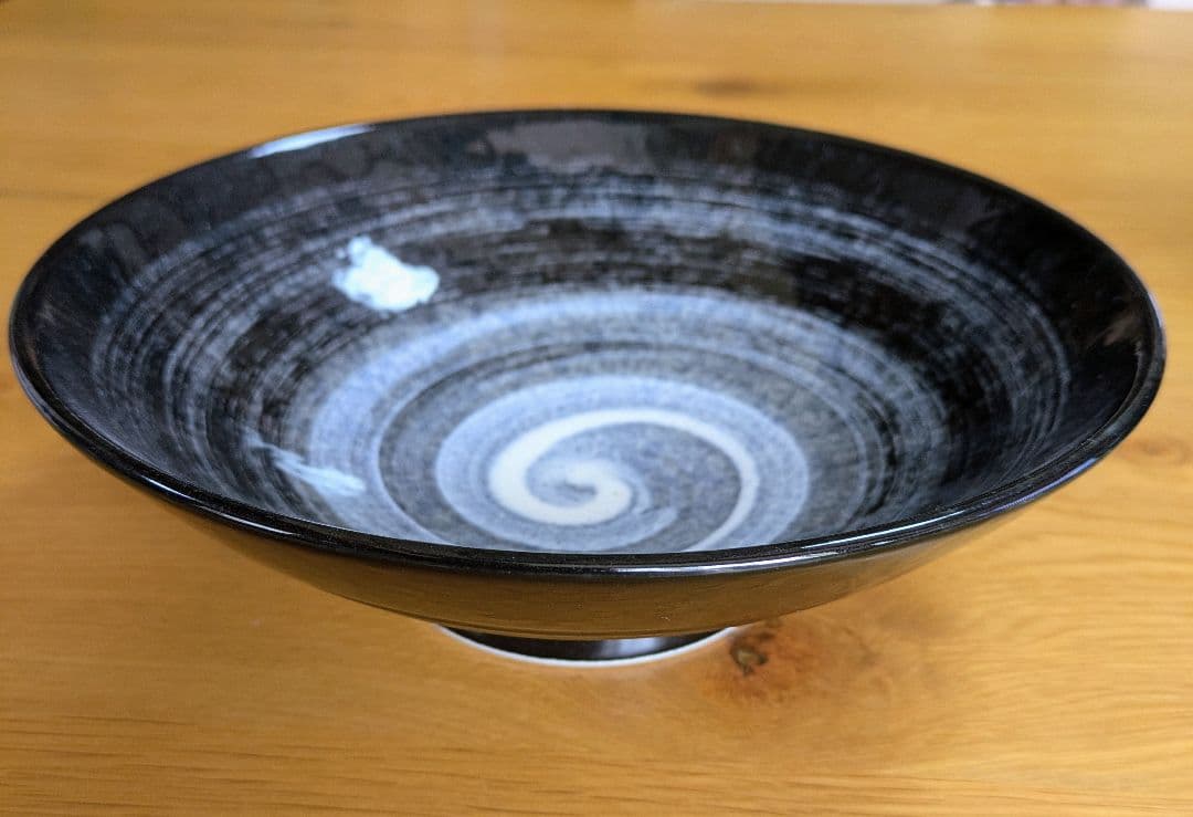 渦巻模様の陶器製　盛皿・盛鉢・丼・小鉢　4個セット