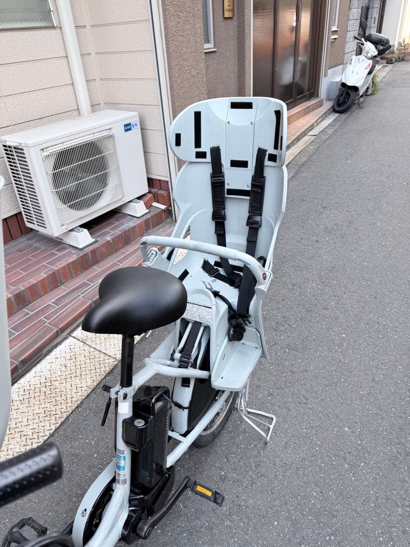子供乗せ　3人　ブリヂストン　電動アシスト自転車 チャイルドシート付き グレー