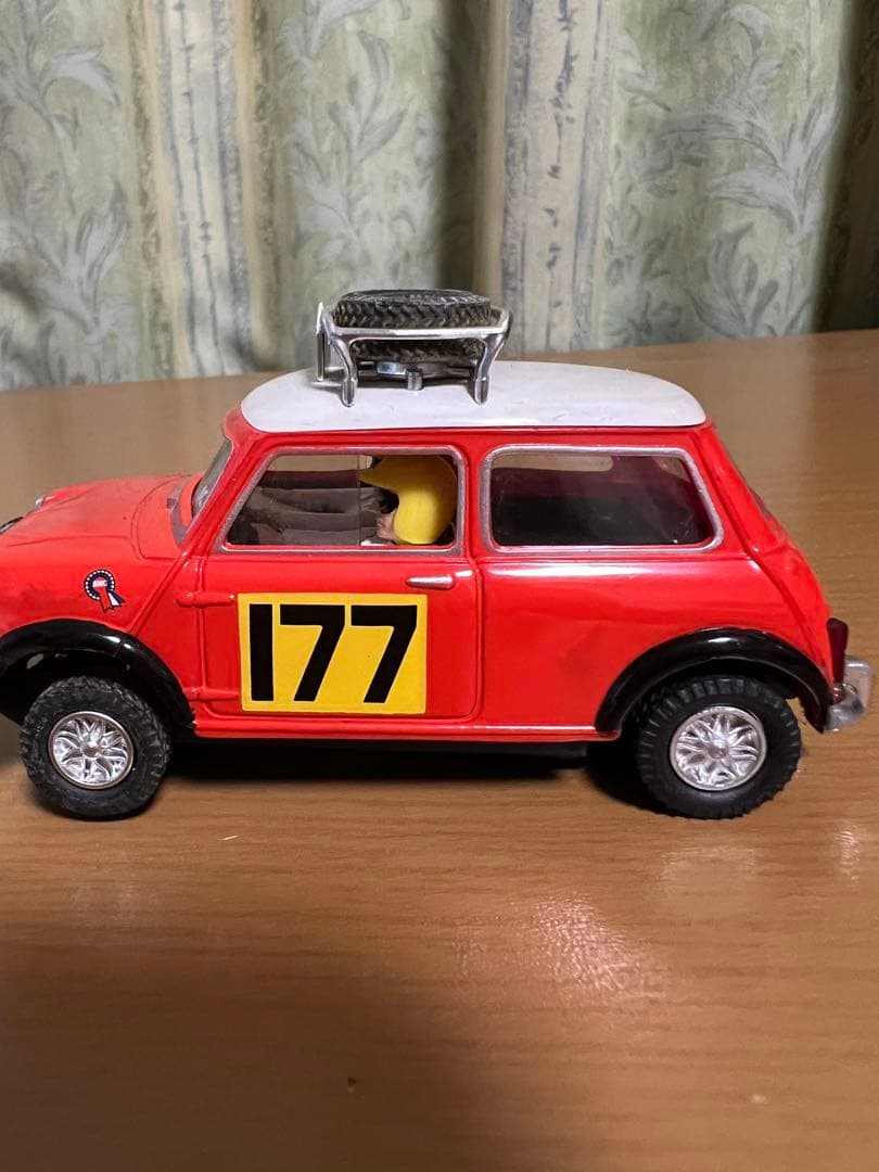 ミニクーパー スロットカー マシーン