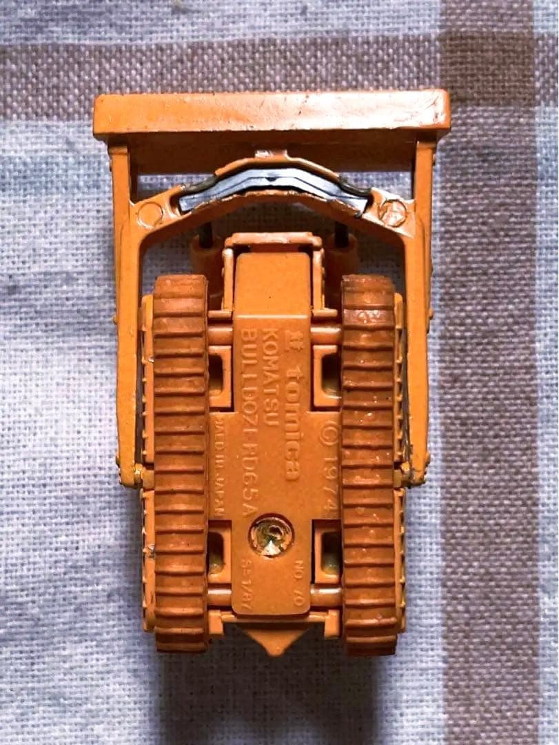 未使用品 超ヴィンテージ トミカ 黒箱 コマツ D65A ブルドーザー