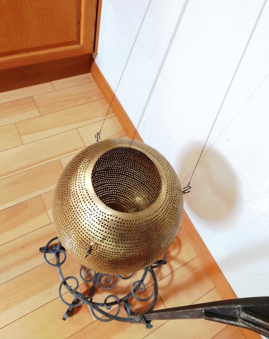 球形　花器　金色　吊