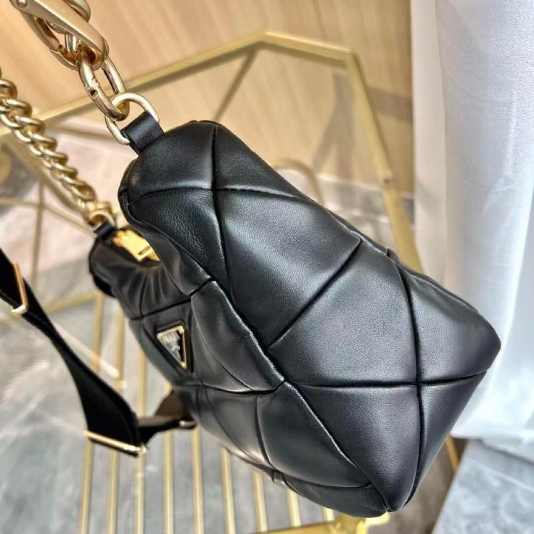 PRADA プラダ　ショルダーバック 新品未使用
