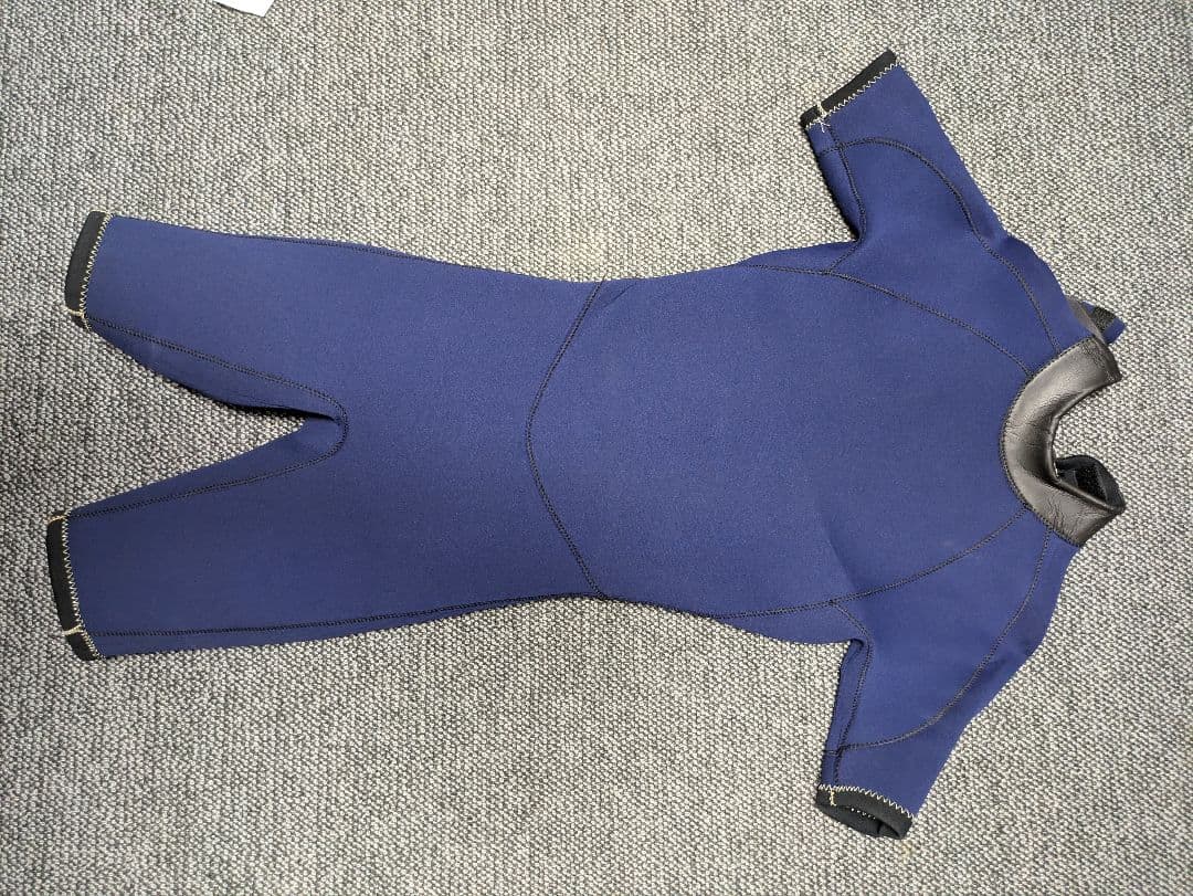 BILLABONG ML 半袖膝下丈ウェットスーツ
