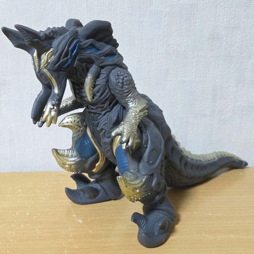 S.H.Figuarts カルミラ　ウルトラ怪獣DX メガロゾーア