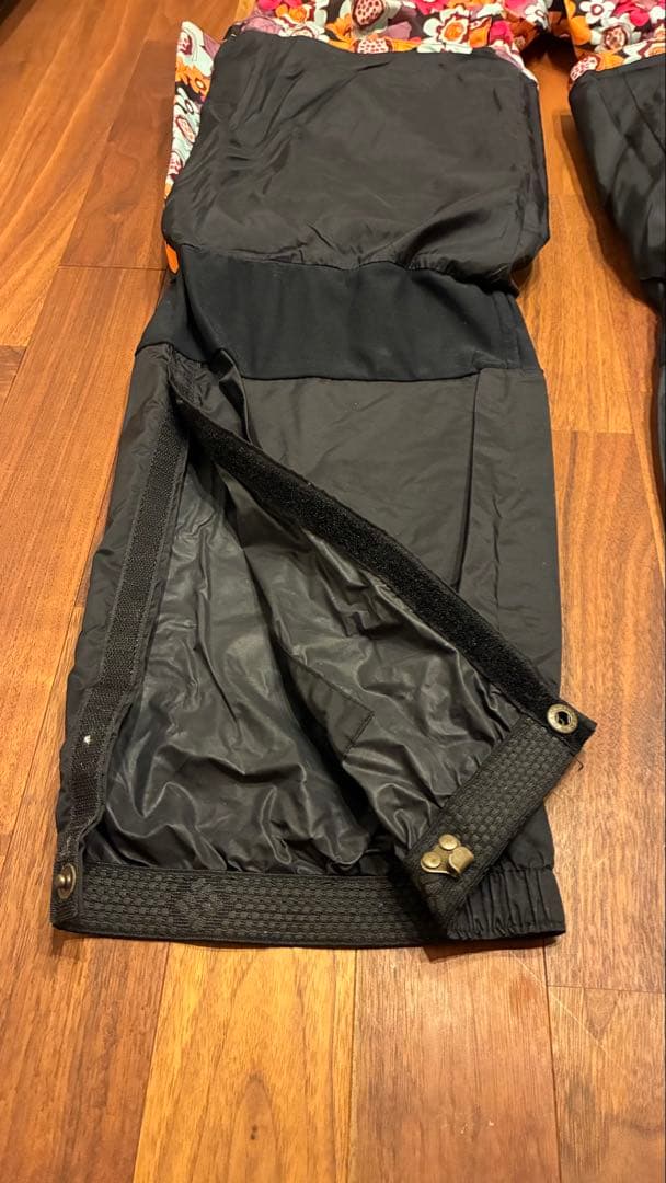 【美品】Columbia花柄スノーボードウェア 女性用