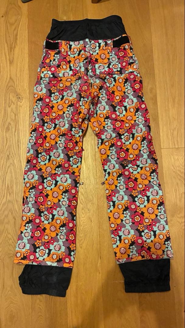 【美品】Columbia花柄スノーボードウェア 女性用