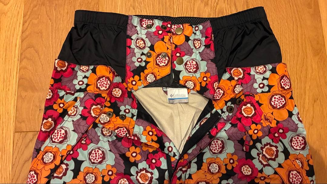 【美品】Columbia花柄スノーボードウェア 女性用