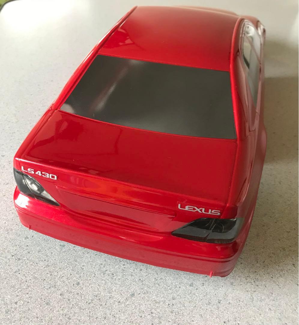 Lexus 赤 ボディ