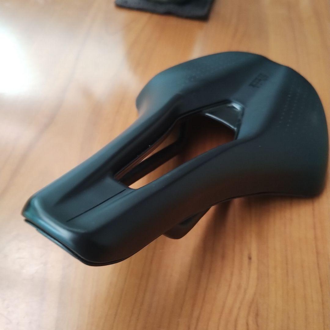 FIZIK テンポ　アルゴ　カーボンレール　フィジーク