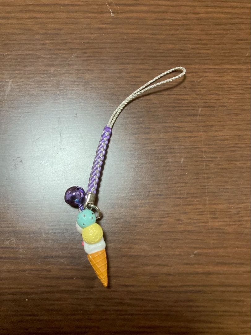希少 激レア 美品 ご当地 ハローキティ トリプルコーン アイス ストラップ