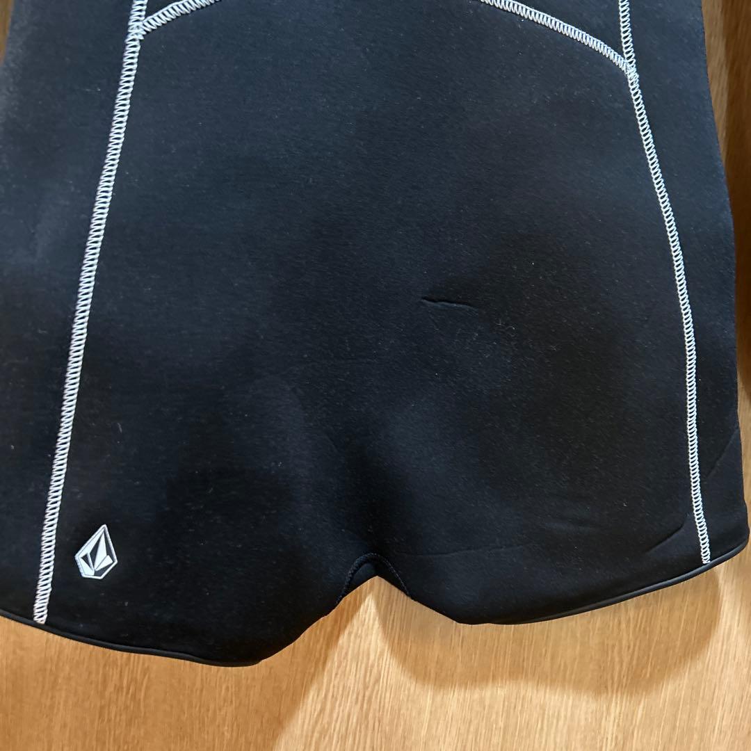 VOLCOMロンスプ2mm Chest Zip LS サイズ8