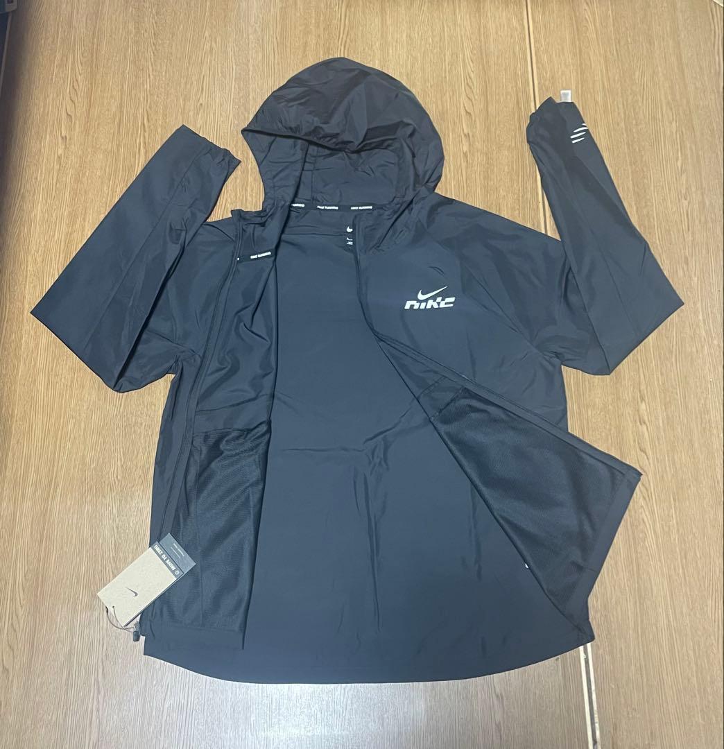 NIKE ランニングジャケット　ウィンドランナー　フルジップ　黒　Mサイズ新品