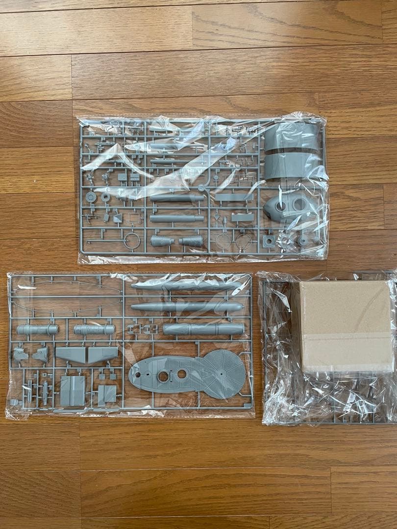 ボーダー 1/35 Uボート VIIC型 水上航行プラモデル＋搭乗員10体付