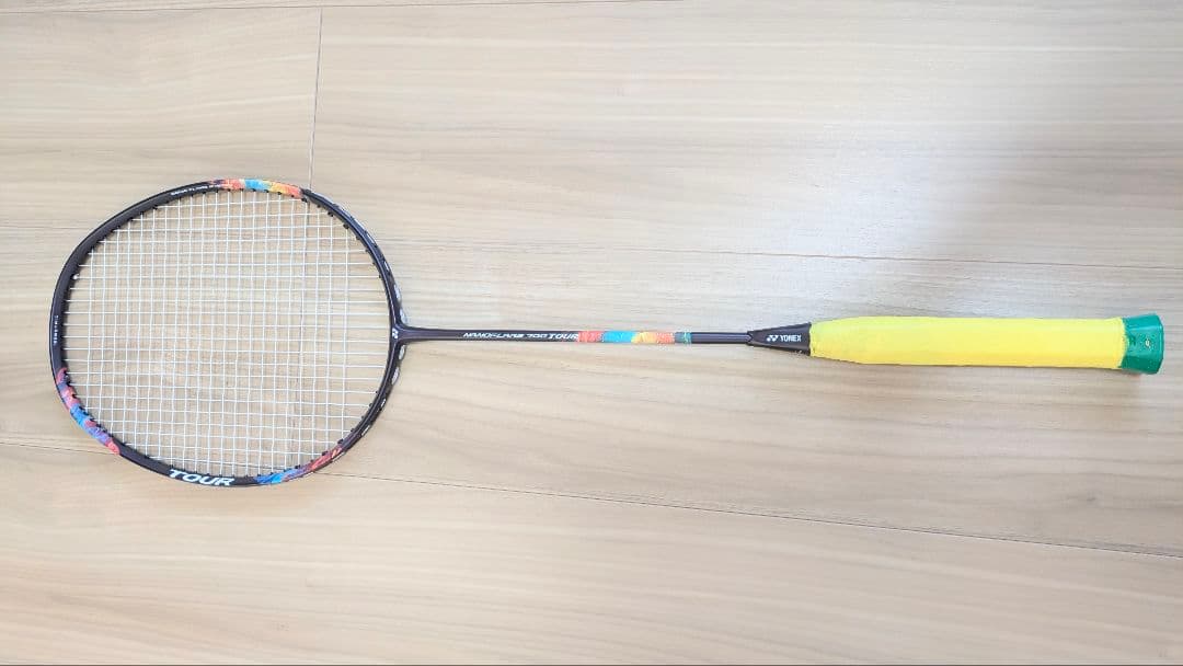 ヨネックス ナノフレア700 TOUR 5UG5 【超美品】YONEX