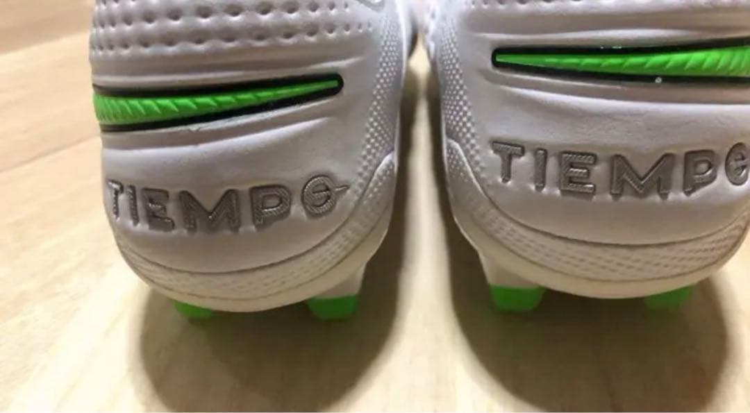 NIKE ティエンポ8
