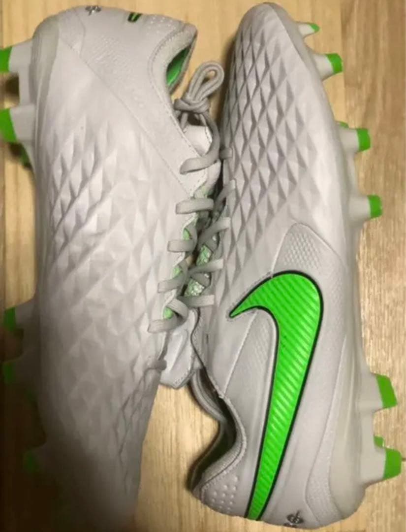 NIKE ティエンポ8