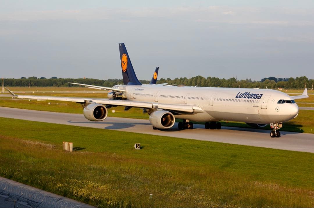 LH ルフトハンザ航空Aviationtag A340-600 コンビ色