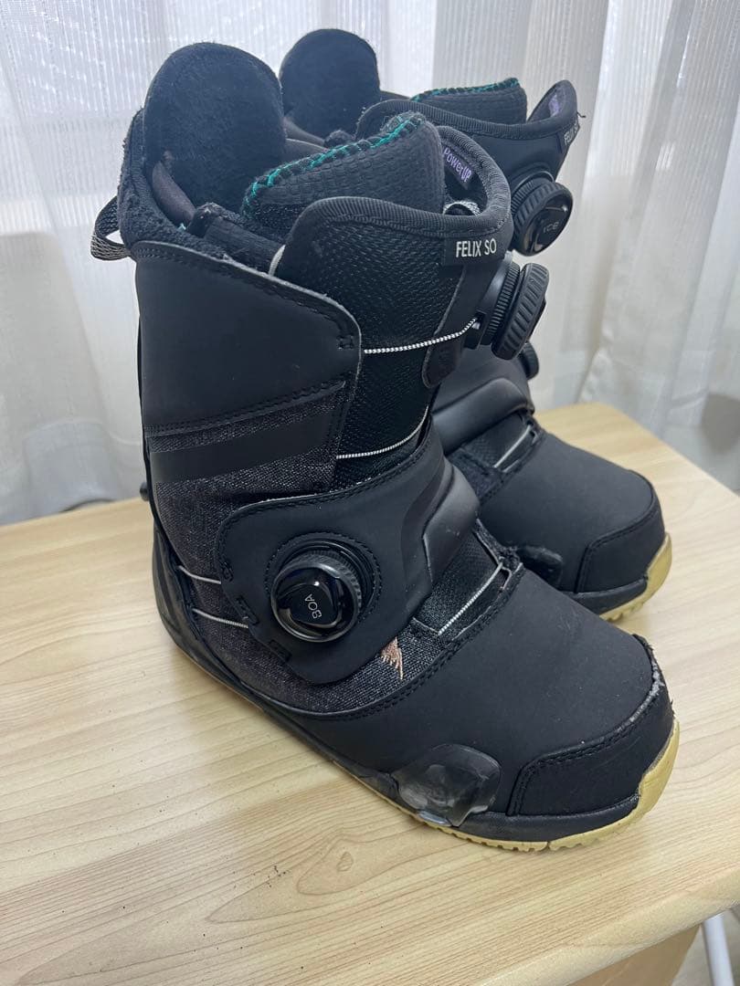 美品 Burton ￼FELIX Step On WMS8スノーボードブーツ