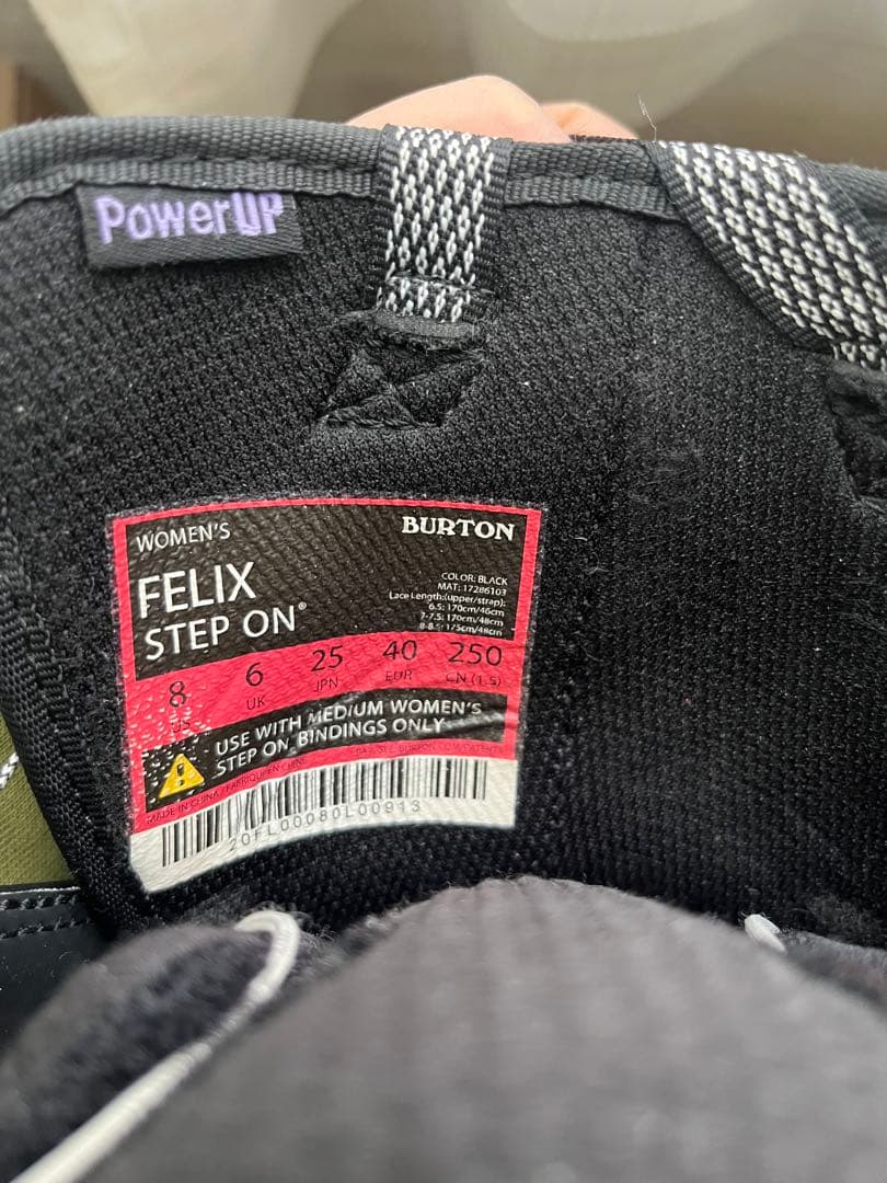 美品 Burton ￼FELIX Step On WMS8スノーボードブーツ