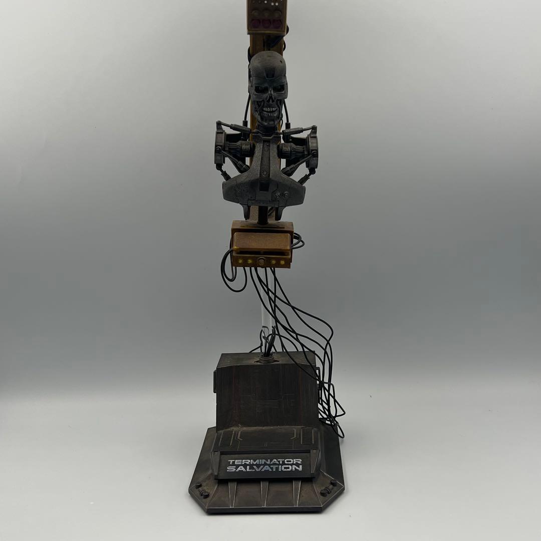 ホットトイズ　1/6 フィギュア　ターミネーター　t-800 ジオラマ