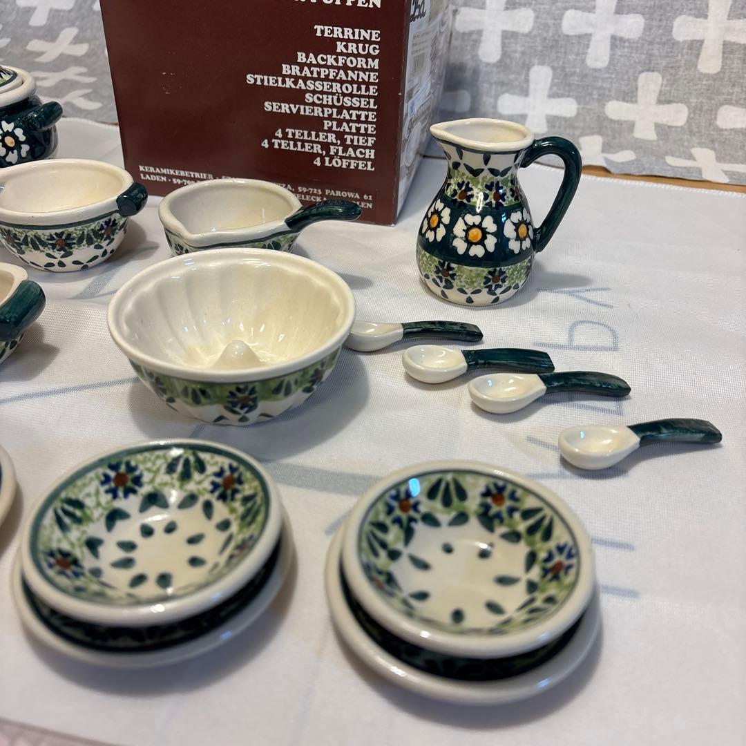 ポーリッシュポタリー　ミニチュアキッチンセット 陶器 花柄（カモミール）