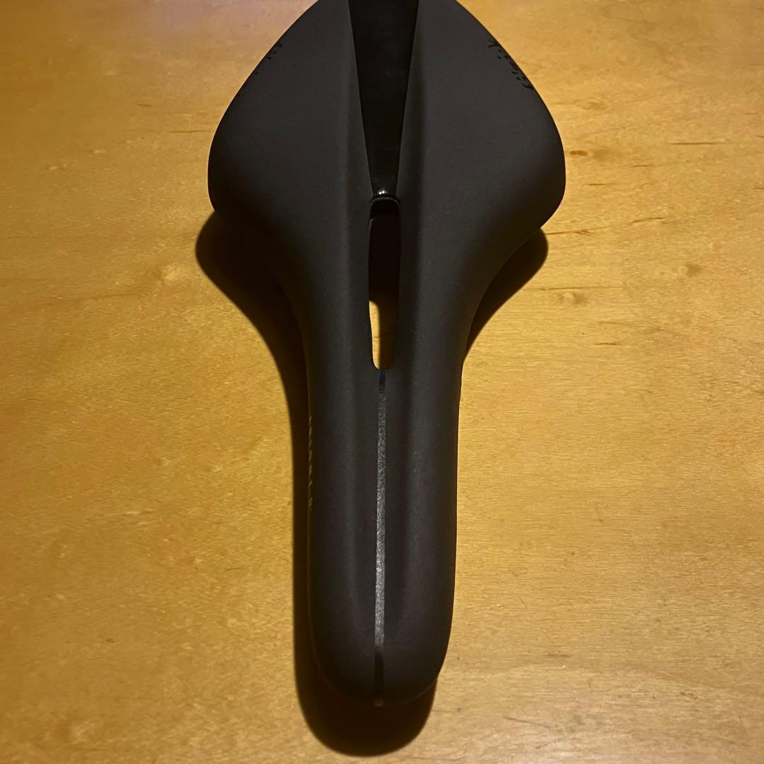 fi’zi:k arione R1 OPEN フィジーク　アリオネ　R1