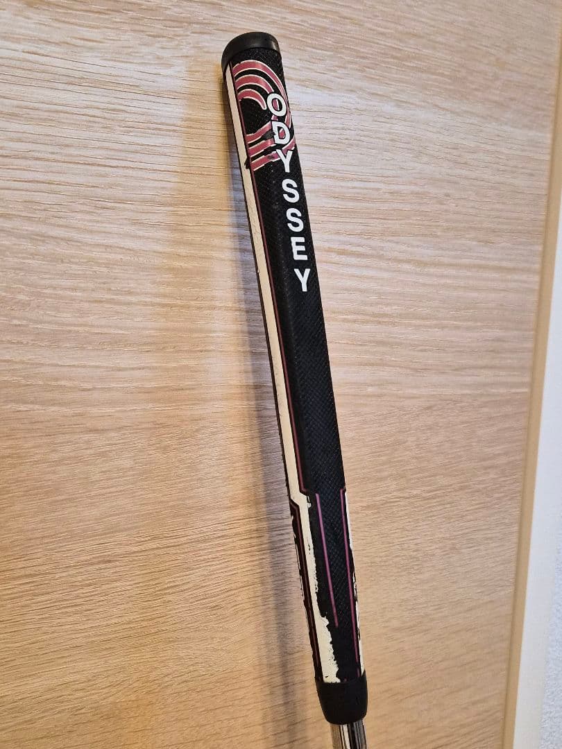 オデッセイ VERSA SABERTOOTH ブラック 33インチ パター
