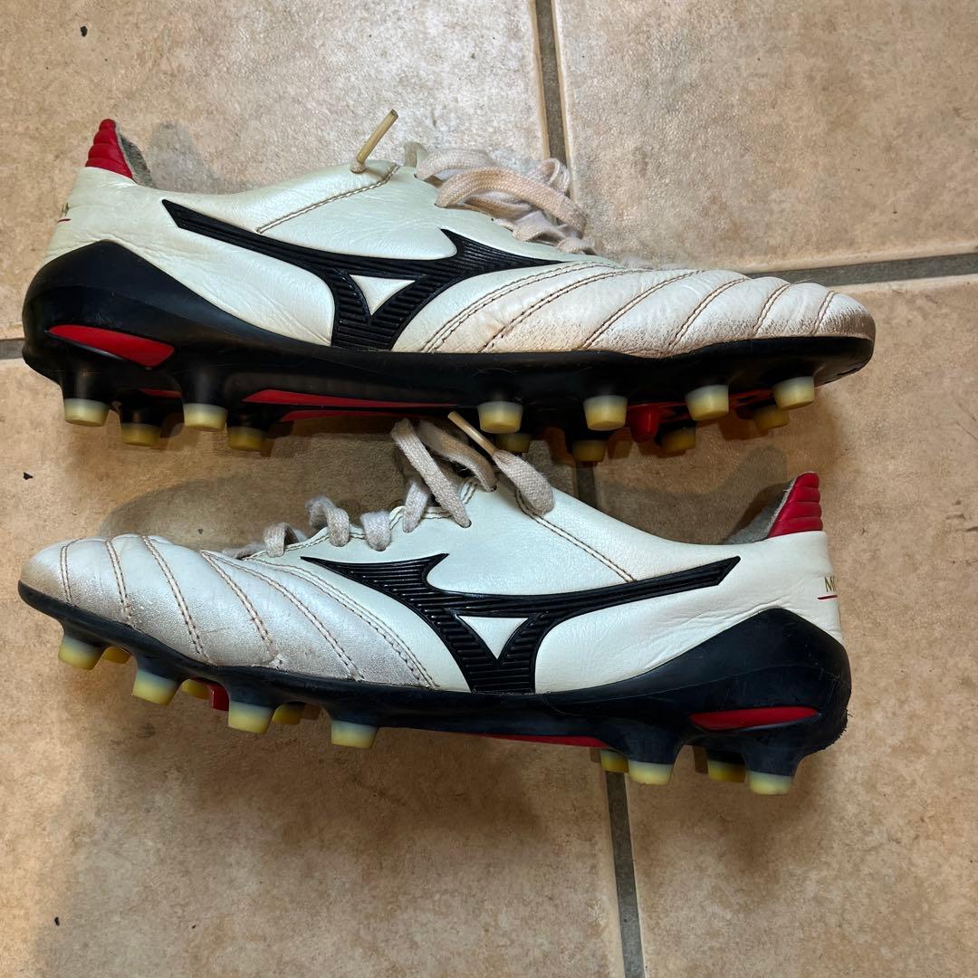 Mizuno Morelia ネオスパイクシューズ ホワイト/ブラック/レッド