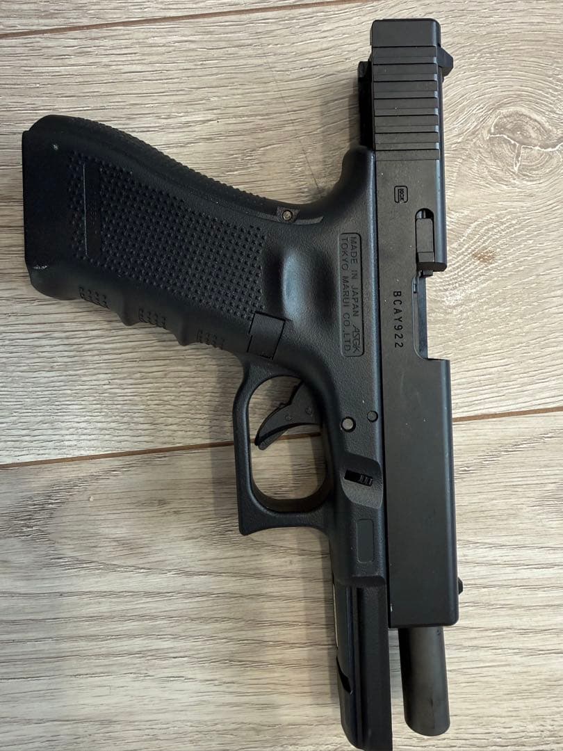 Glock 17 Gen 4 タイプ ハンドガン（マガジン2本付き）