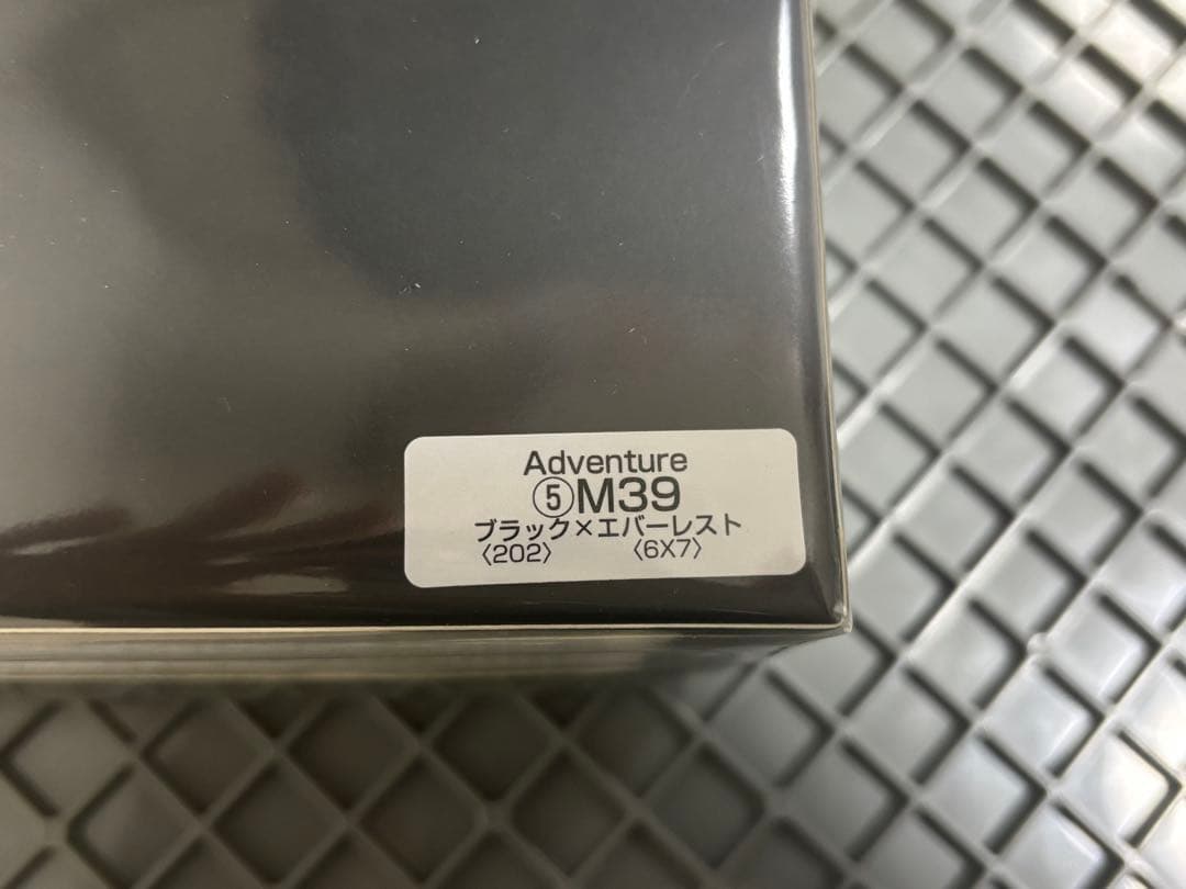 5 新型RAV4 カラーサンプル Adventure ブラック×エバーレスト