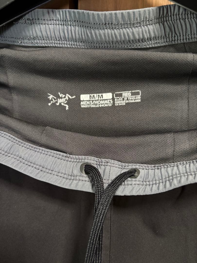 Arc'teryx メンズ ランニングショーツ M 黒 ショートパンツ