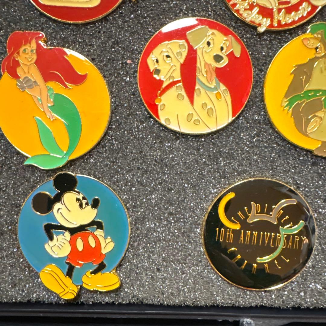 ディズニー チャンネル　10周年記念 ピンバッジセット