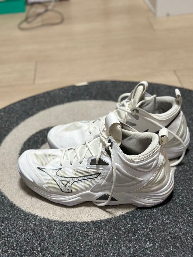 Mizuno バレーボールシューズ ホワイト値下げ中