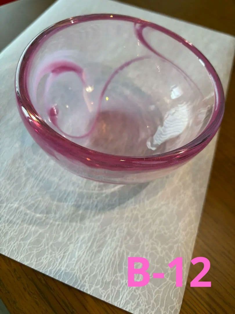 ももいろ　ボウル　直径約10.5㎝　高さ約5.8㎝　ピンク　型を使わない宙吹き