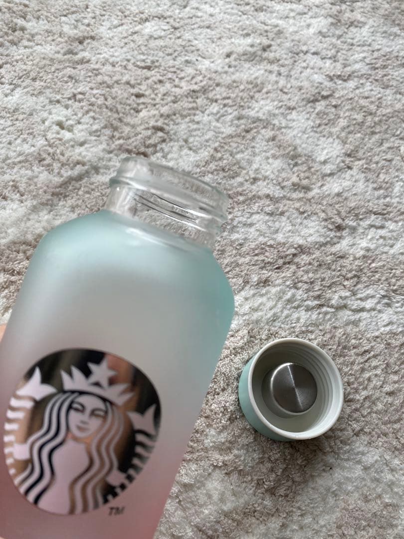 スターバックス グラデーションピンク水筒　海外
