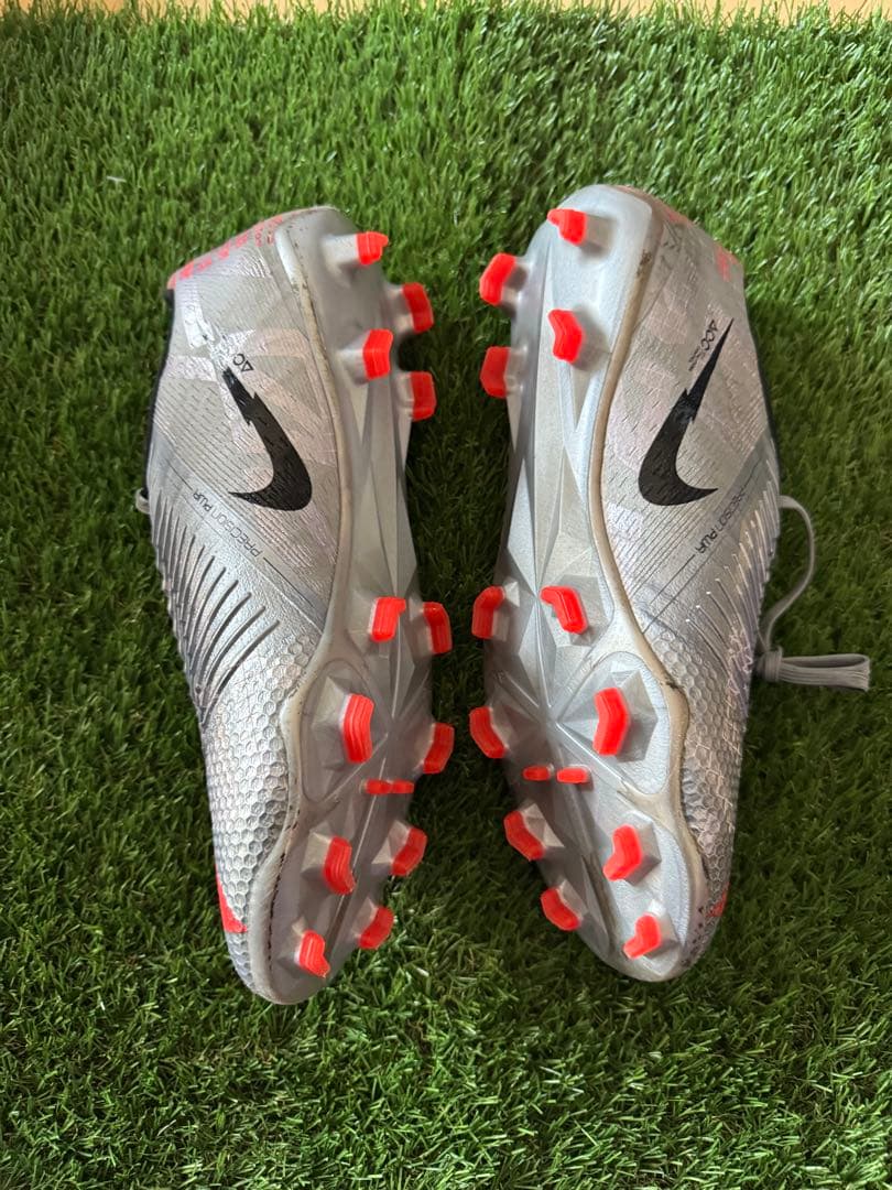 サッカースパイク　ナイキ　NIKE ファントム　ヴェノム　ベノム　FG 27