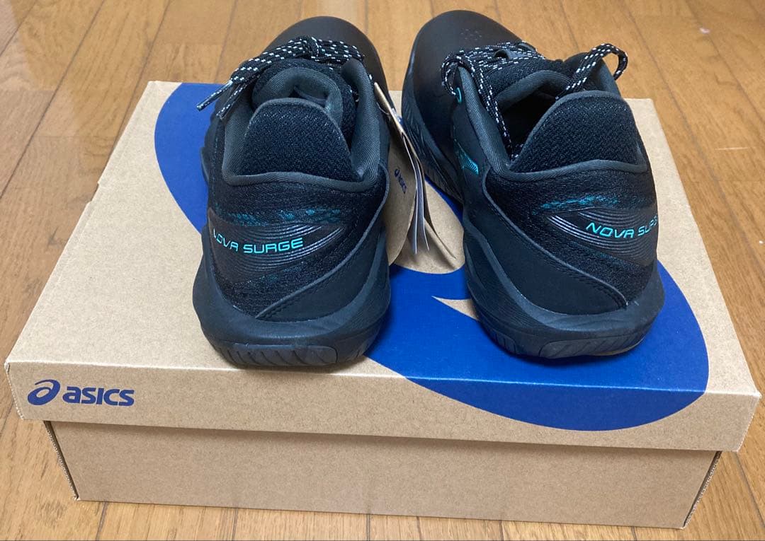 新品未使用品　ASICS NOVA SURGE LOW 26.0cm ブラック
